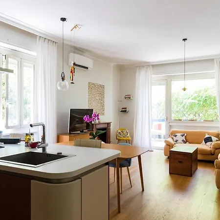 Garden Apartment *